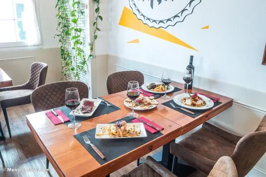 Plato del Bar LaKaña, Sant Lluís