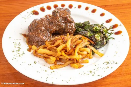 Plato del Bar LaKaña, Sant Lluís